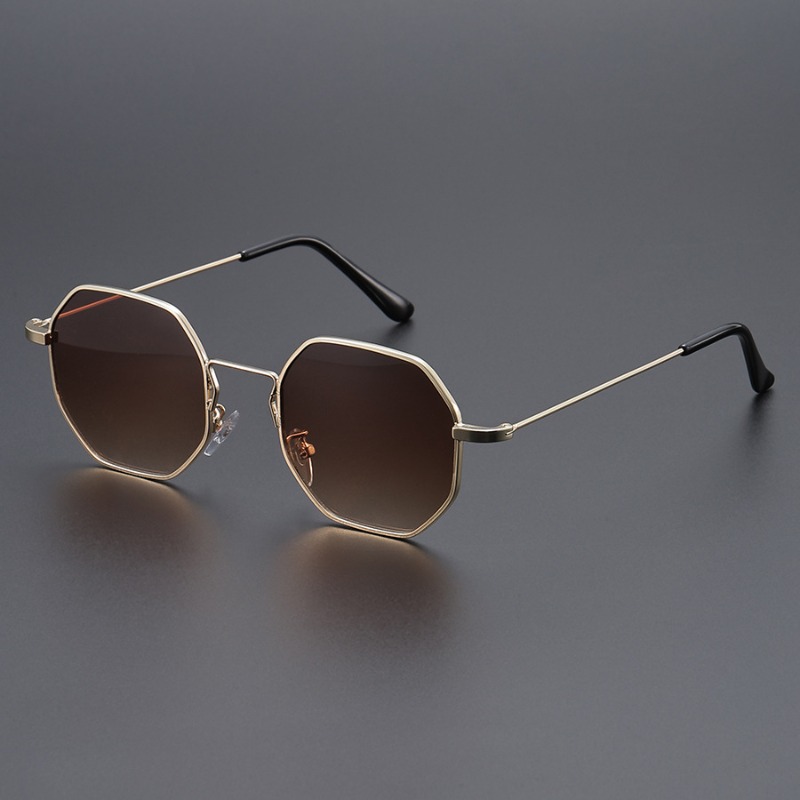 Sexy Small Square Sunglasses W - مراجعة Metal Photo Panel وسعره